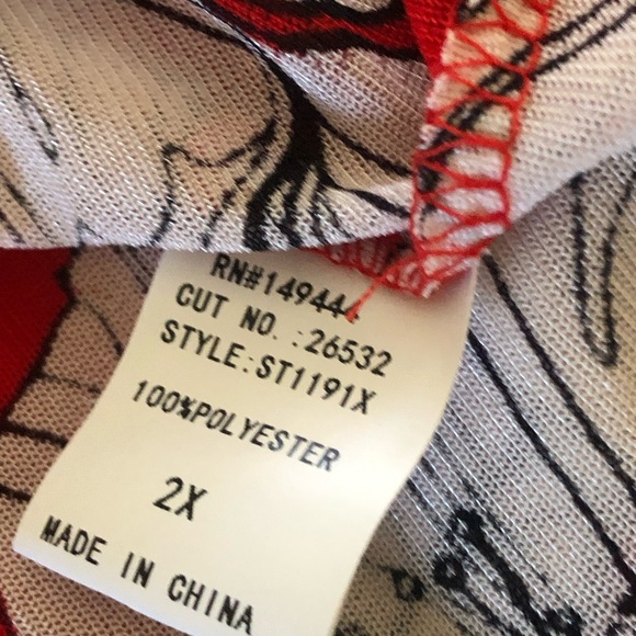 NWT! Tropical Red & White Lily Hibiscus Top Plus 2X - Picture 3 of 6